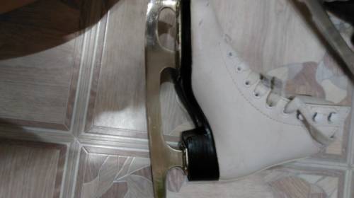 продам фигурные коньки детские 29р