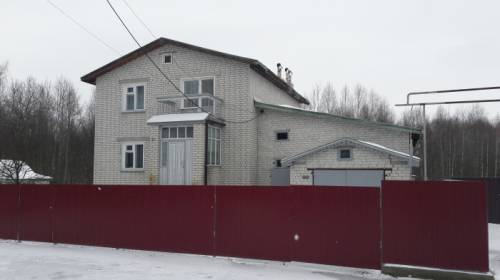 Продам 2-х этажный кирпичный дом
