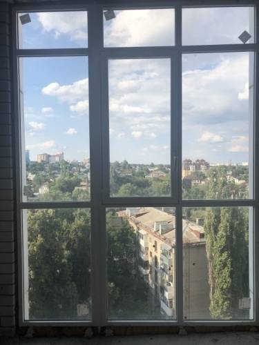 Алюминиевое окно на лоджию