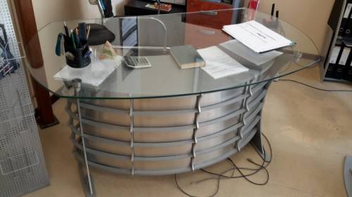 Продам офисную мебель б/у