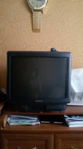 продаю телевизор soni