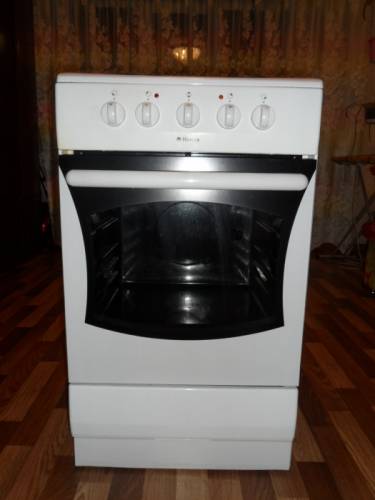 Продам электро плиту Hansa FCEW 51001011