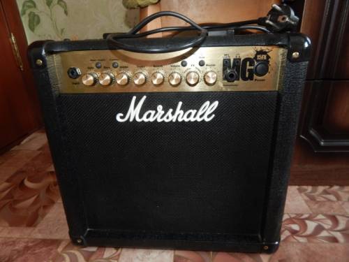 Гитара Комбоусилитель гитарный Marshall 15FX