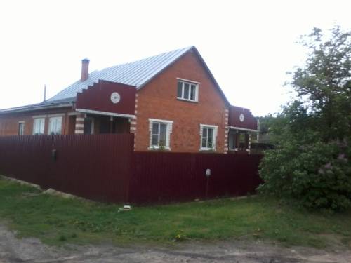 сдам пол дома в аренду на длительный срок.