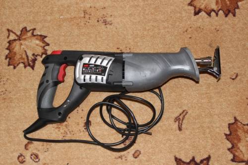 Продаю Сабельную пилу SKIL 4900.